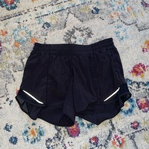 Black 4” lululemon shorts
